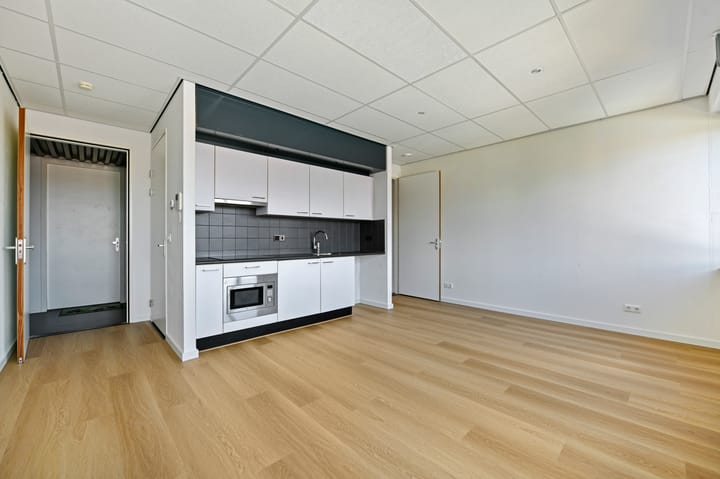 Photo 11 of Kalverstraat 8-4