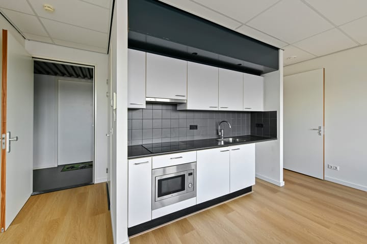 Photo 18 of Kalverstraat 8-4