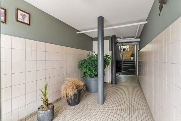 Photo 24 of Van Anrooystraat 115