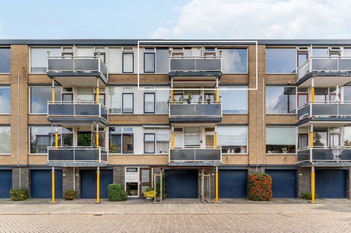 Photo 26 of Van Anrooystraat 115