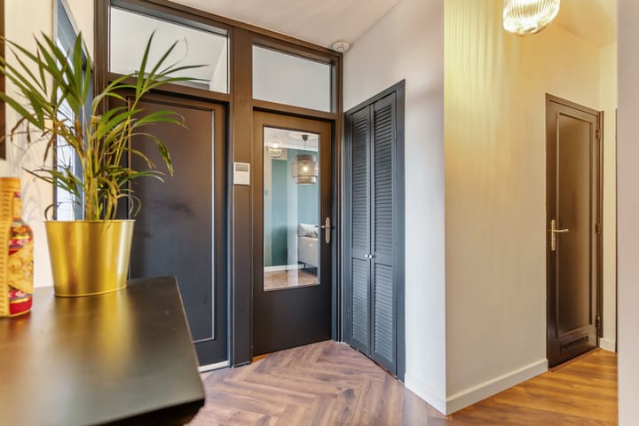 Photo 6 of Van Anrooystraat 115