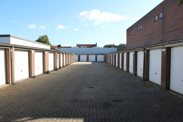 Photo 10 of Broekhovenseweg 111-25