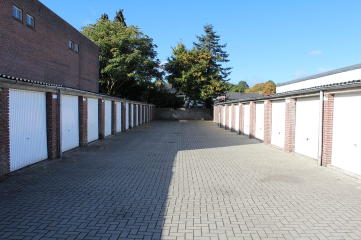 Photo 11 of Broekhovenseweg 111-25