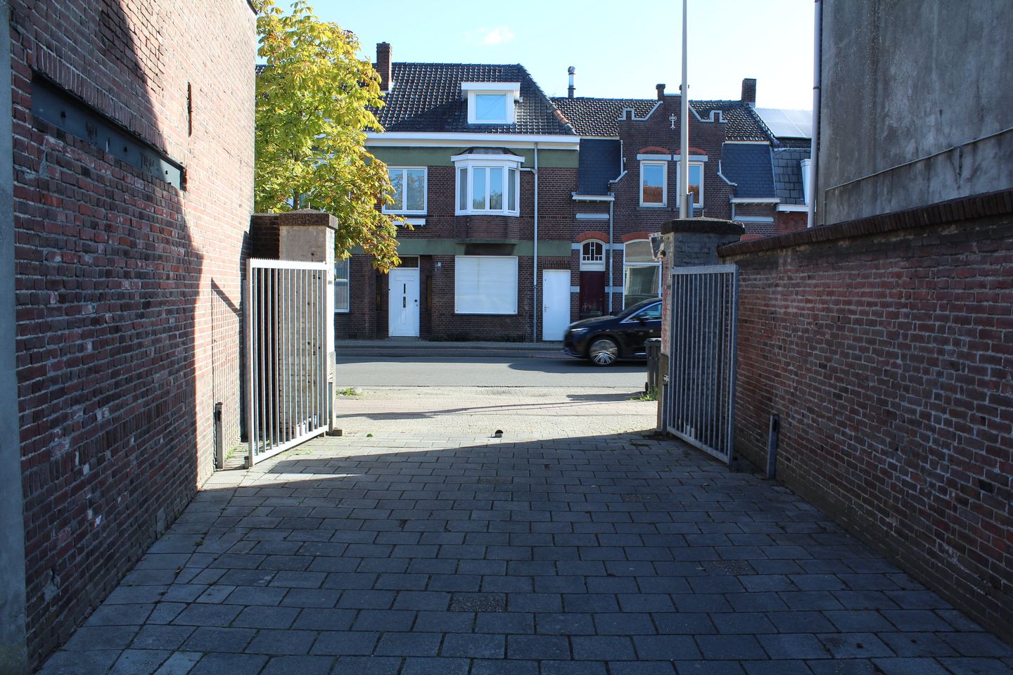 Foto 19 van Broekhovenseweg 111-25