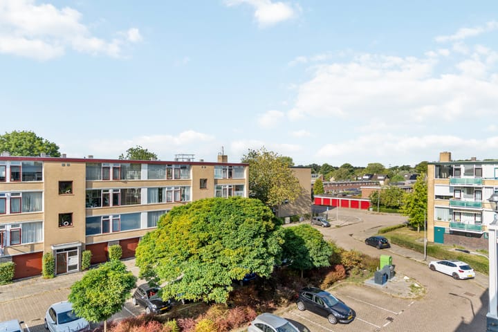 Photo 28 of Van Anrooystraat 115