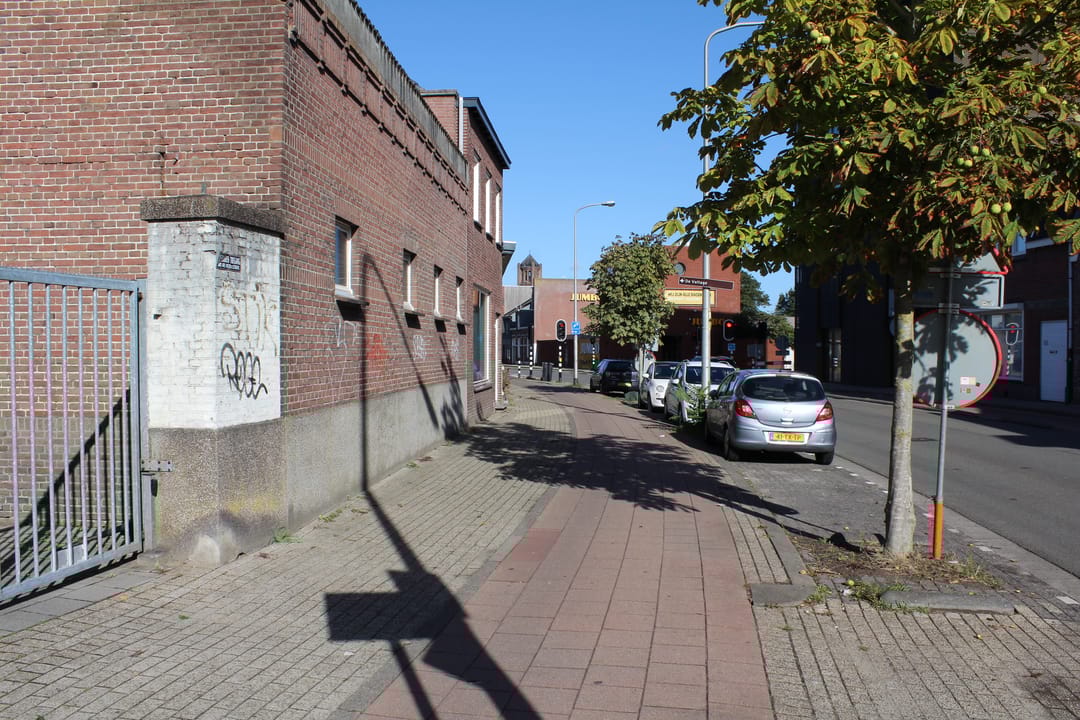 Foto 23 van Broekhovenseweg 111-25