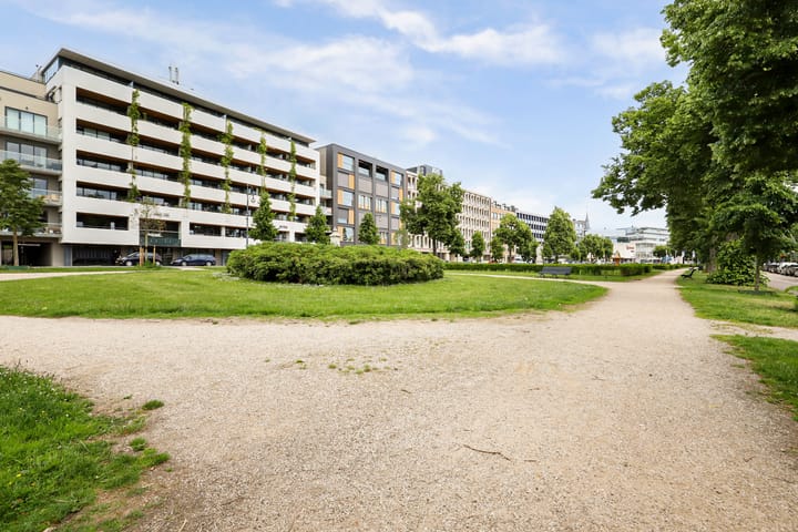 Photo 42 of Looierstraat 46-3