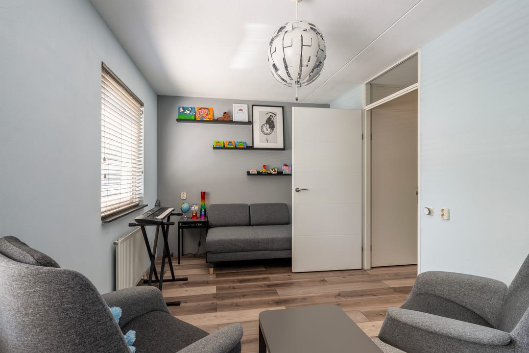 Foto 28 van Samuel Esmeijerstraat 241