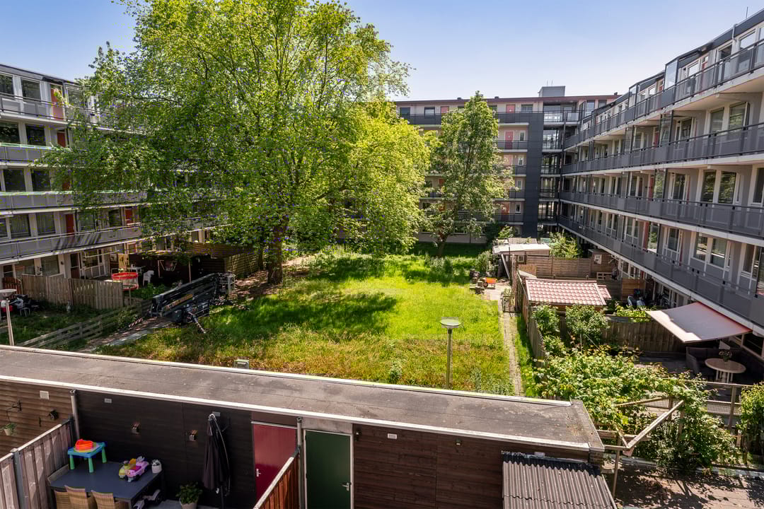 Foto 38 van Samuel Esmeijerstraat 241