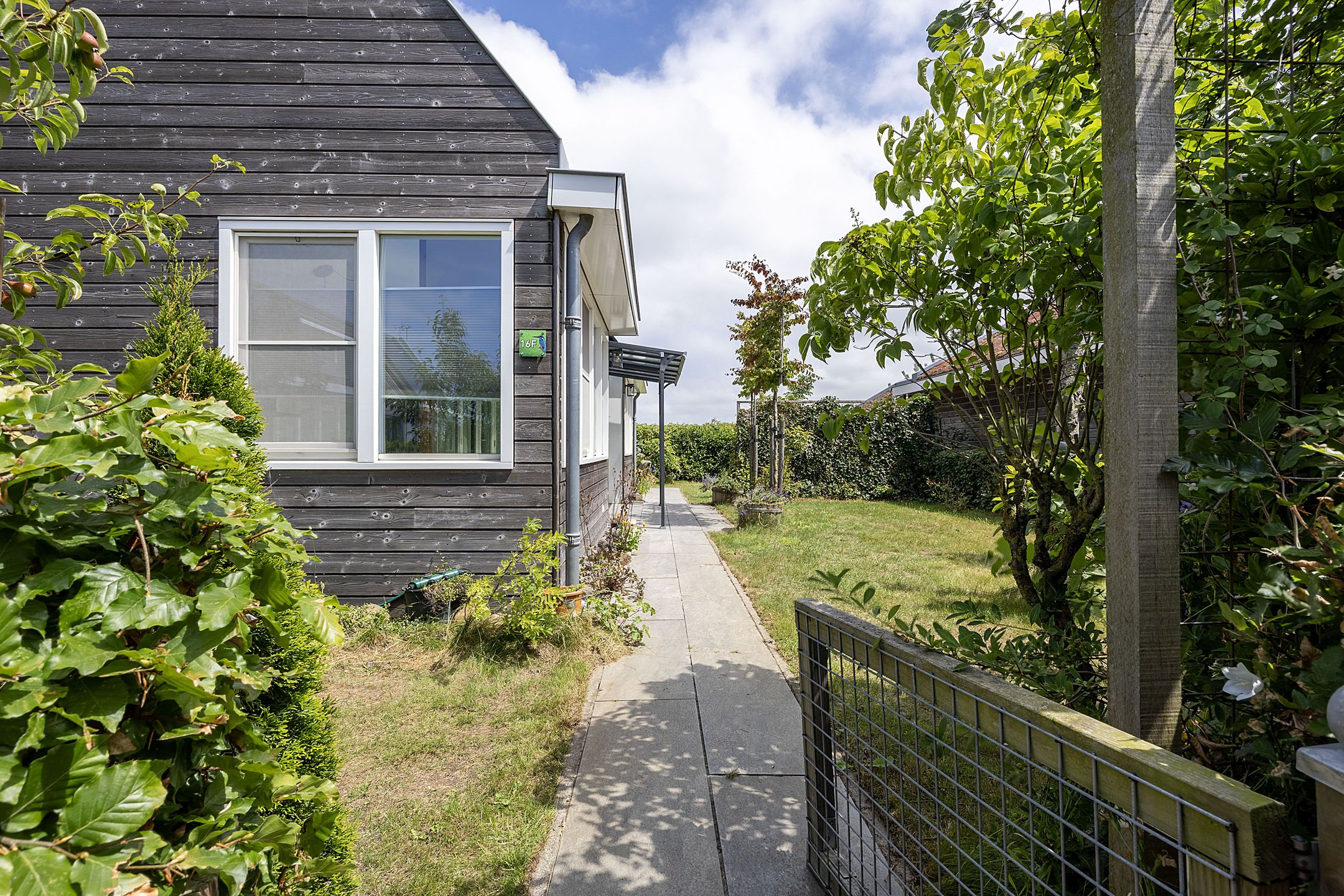 3-bedroom freehold villa in Heemskerk — photo 2 of 5