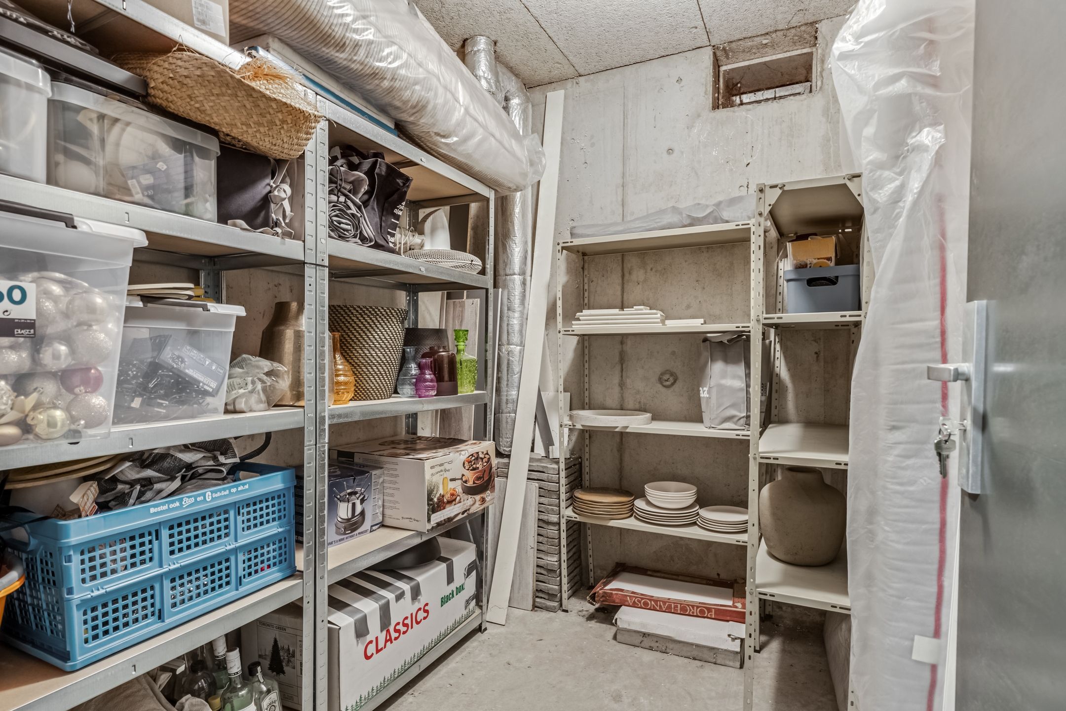 Photo 33 of Sint Willebrordstraat 29