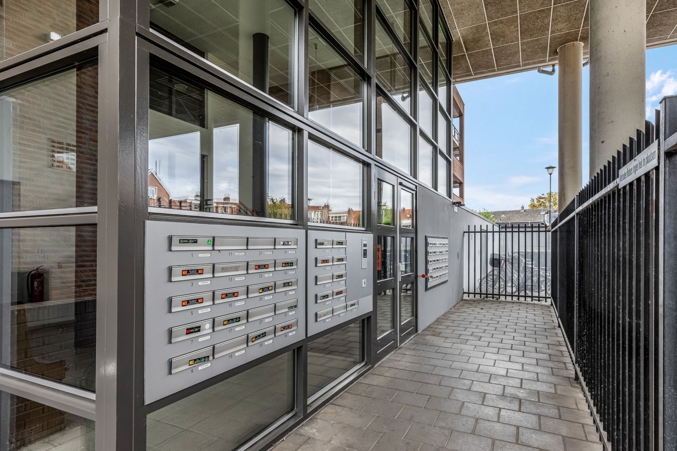 Photo 39 of Sint Willebrordstraat 29