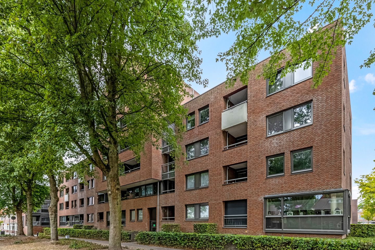 Photo 40 of Sint Willebrordstraat 29