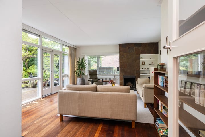 Foto 11 van Van Karnebeeklaan 4