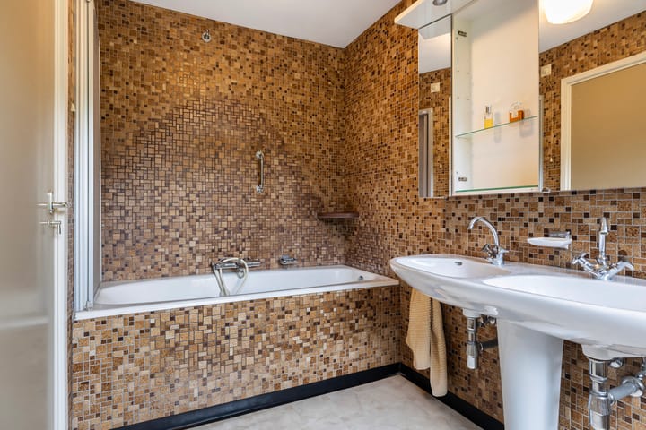 Foto 29 van Van Karnebeeklaan 4