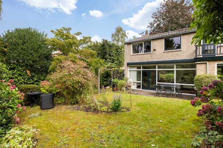 Foto 41 van Van Karnebeeklaan 4