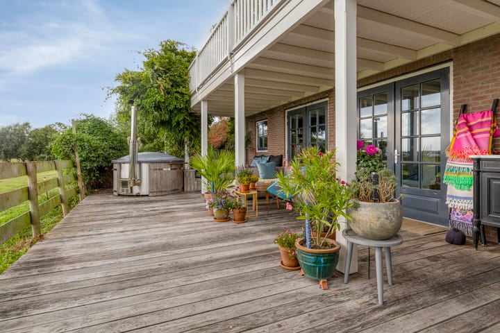 Photo 2 of Broekermeerdijk 12-A