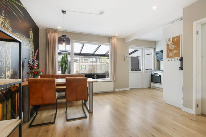 Foto 16 van Ds. Sleeswijk Visserstraat 22