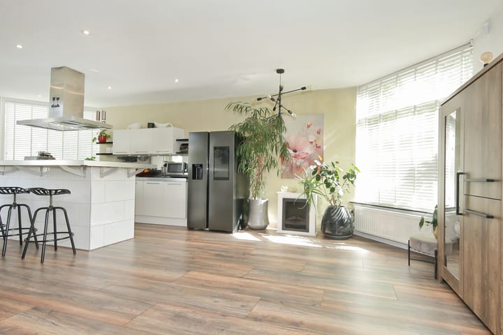 Photo 34 of Chr. Huygensstraat 25