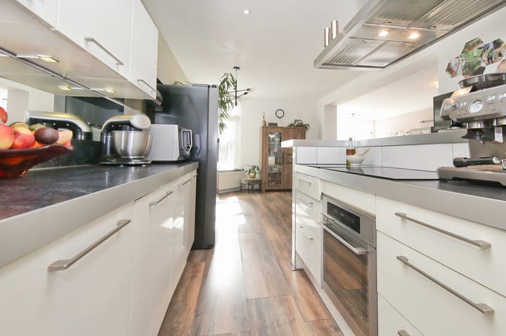 Photo 39 of Chr. Huygensstraat 25