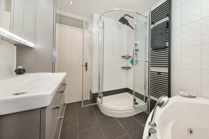 Photo 44 of Chr. Huygensstraat 25