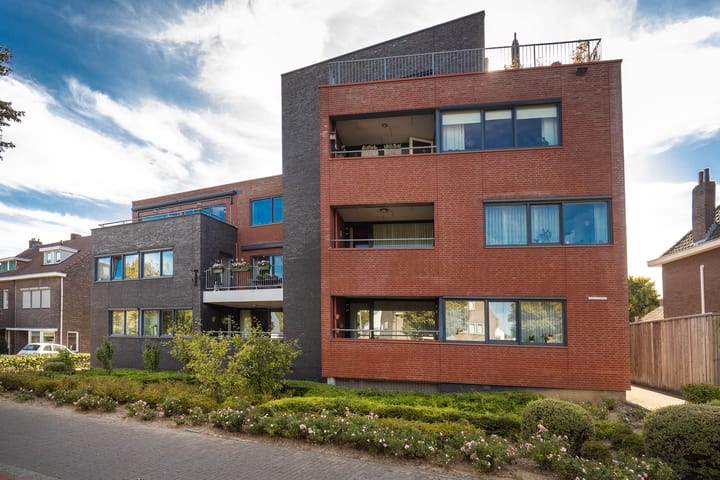 Foto 1 van Rijksweg Zuid 122-8