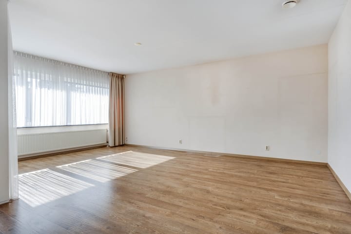 Foto 2 van Rijksweg Zuid 122-8