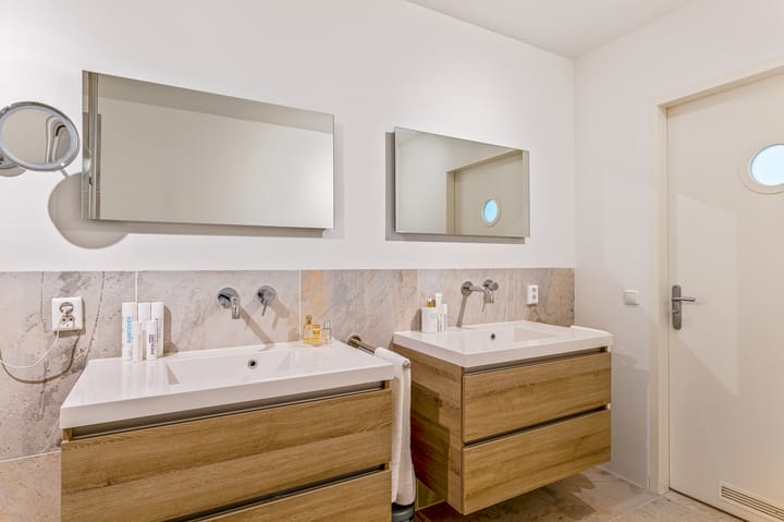 Photo 43 of Marinaweg 33