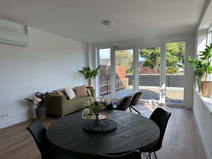 Photo 4 of Noordeinde 167-A10