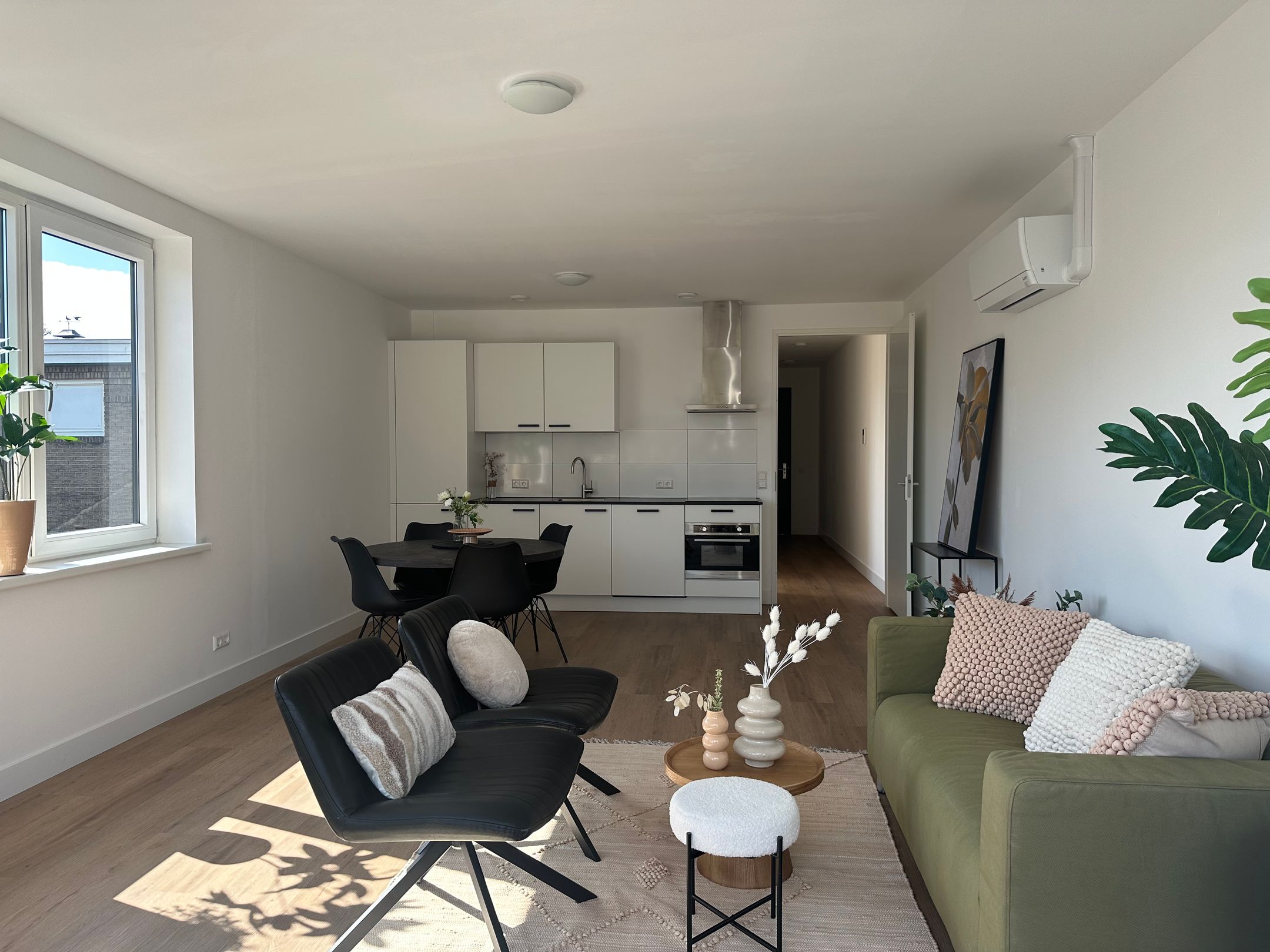 Photo 6 of Noordeinde 167-A10