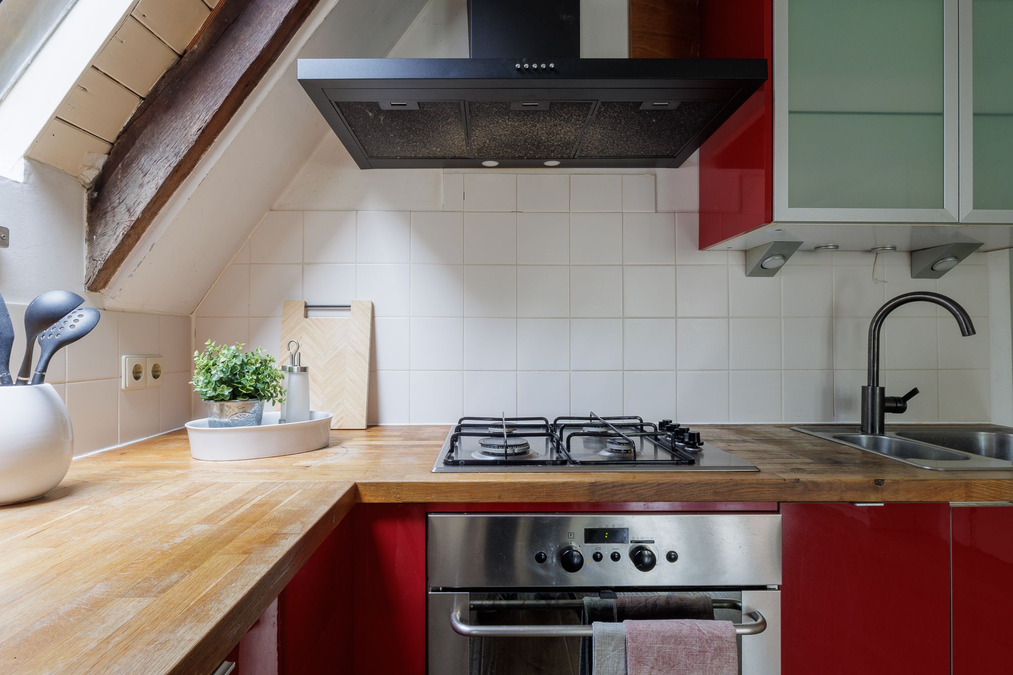 Photo 12 of Haddingestraat 15-B