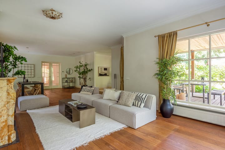 Photo 2 of Oranjelaan 1