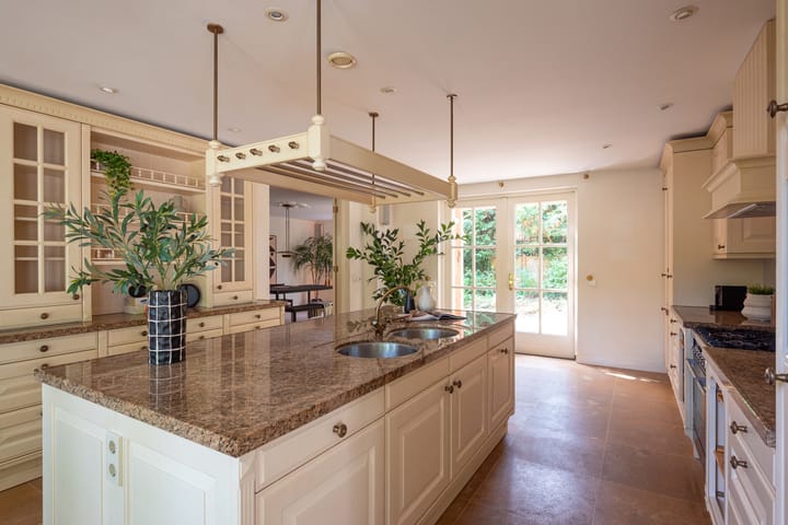 Photo 22 of Oranjelaan 1