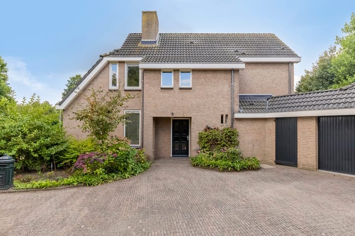 Photo 3 of Besselaar 4