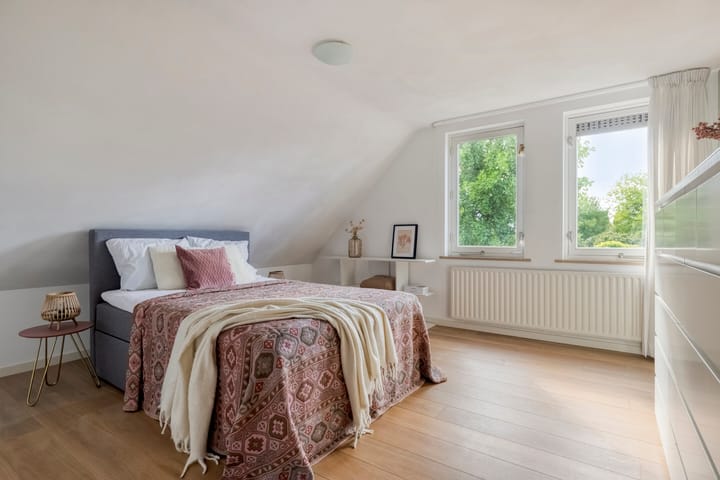 Photo 21 of Besselaar 4