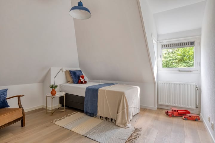 Photo 27 of Besselaar 4