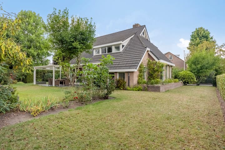 Photo 42 of Besselaar 4