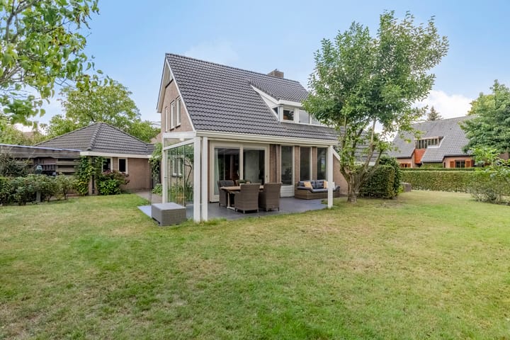 Photo 37 of Besselaar 4