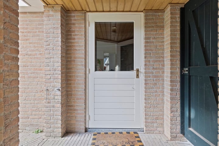 Photo 46 of Besselaar 4