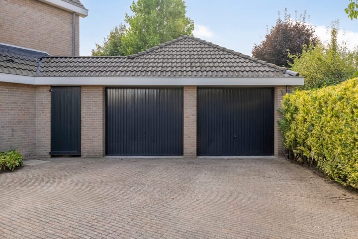 Photo 47 of Besselaar 4