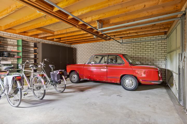 Photo 48 of Besselaar 4