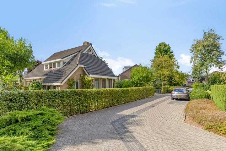 Photo 49 of Besselaar 4