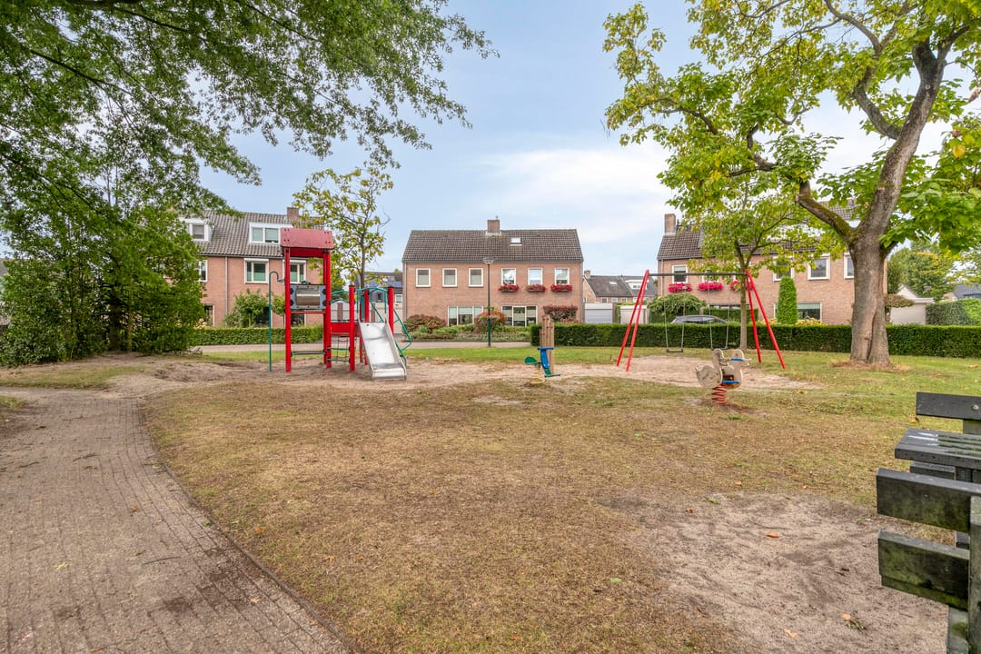 Photo 31 of Barthold van Heesselstraat 5
