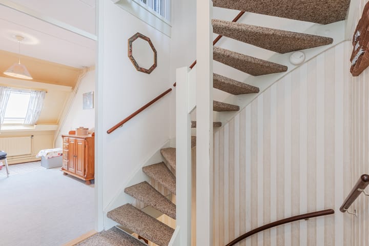 Foto 27 van Hercules 64