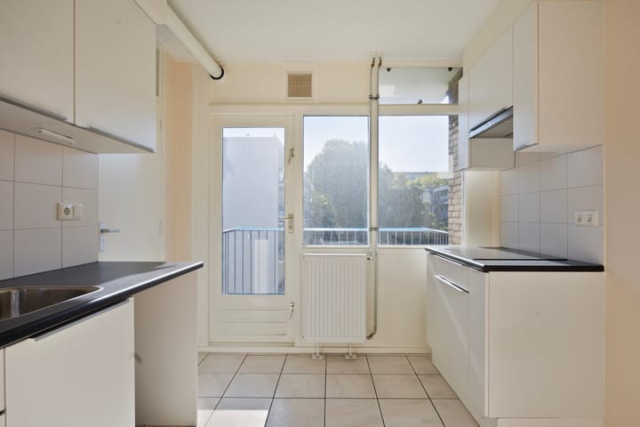 Photo 8 of Jan van Zutphenstraat 23