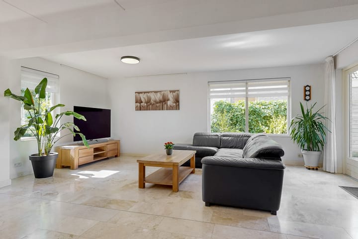 Photo 4 of Bertus Aafjeshof 72