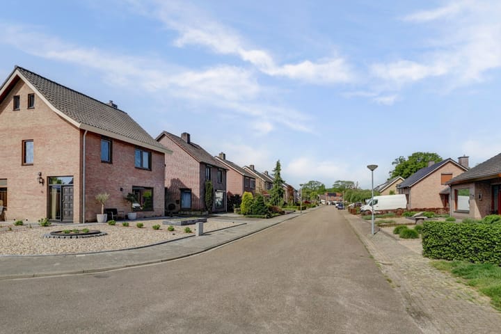 Foto 5 van Elzenweike 16