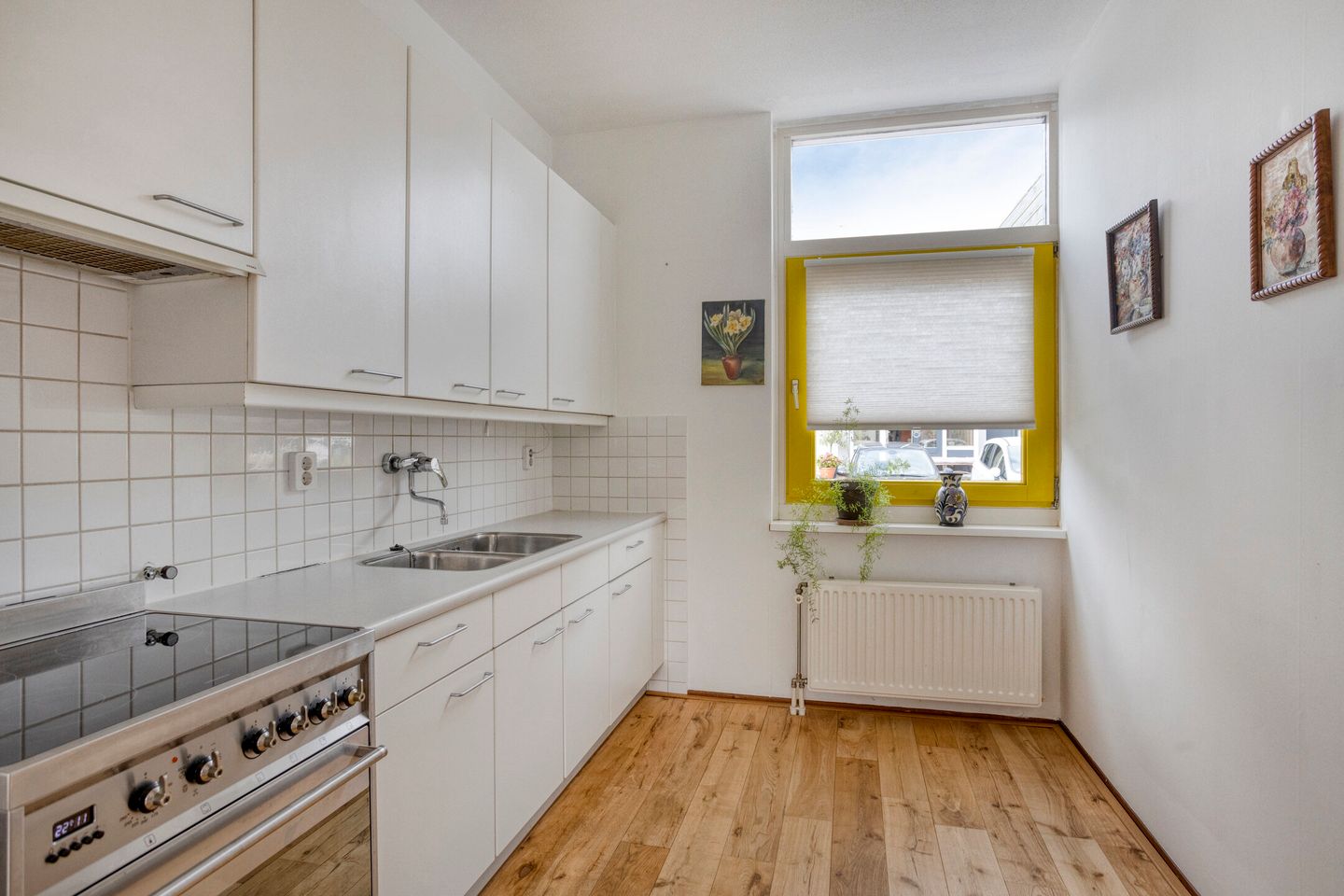 Photo 4 of Waregemstraat 9