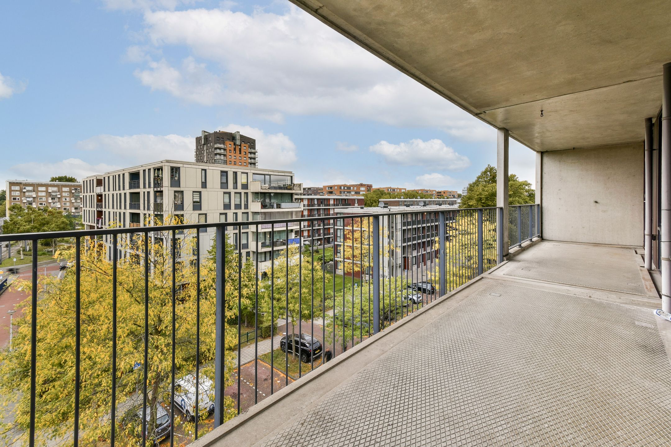 Photo 3 of Burgemeester Röellstraat 610