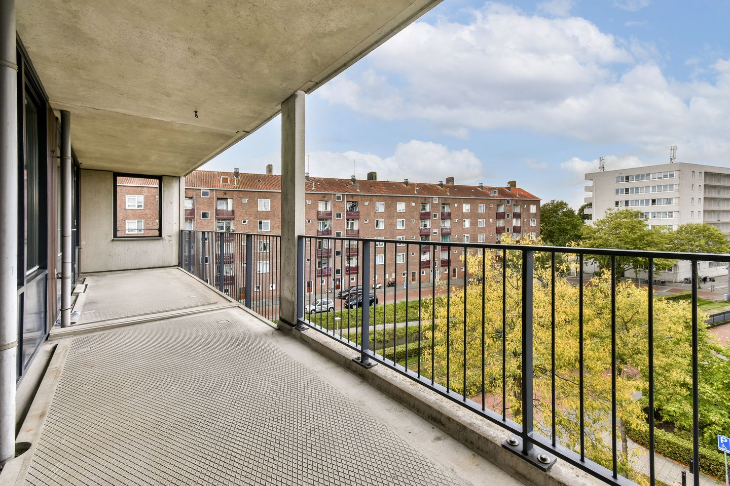 Photo 4 of Burgemeester Röellstraat 610